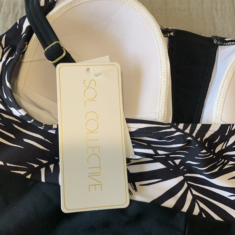 Black White Palm Print One Piece Swimsuit Tummy Control Size 10 NWT - Picture 7 of 9
